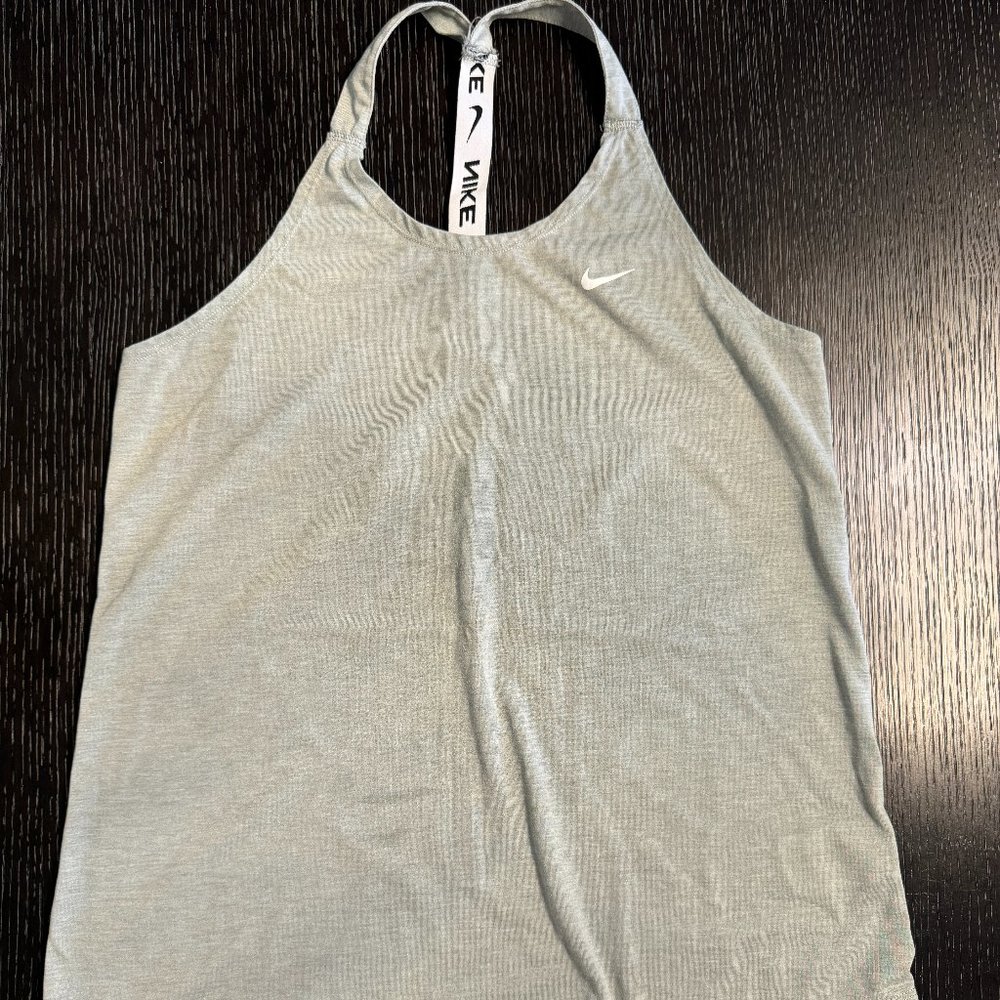 Nike DriFit Gray Work Out Shirt Size L